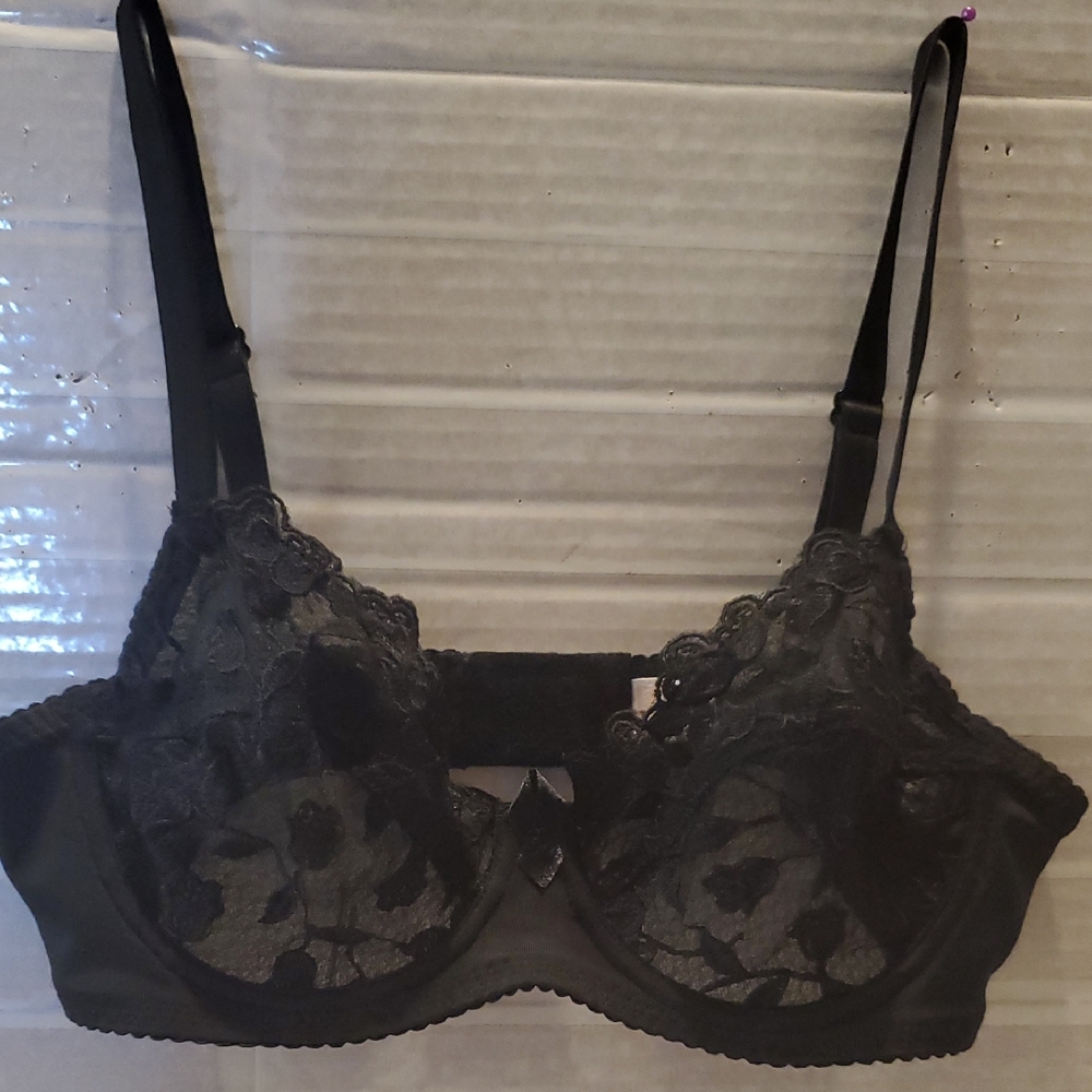 HEAVENLY SECRETS Unpadded Black Lace Bra 32B